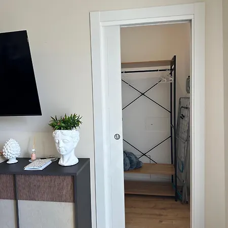 Apartment Mart